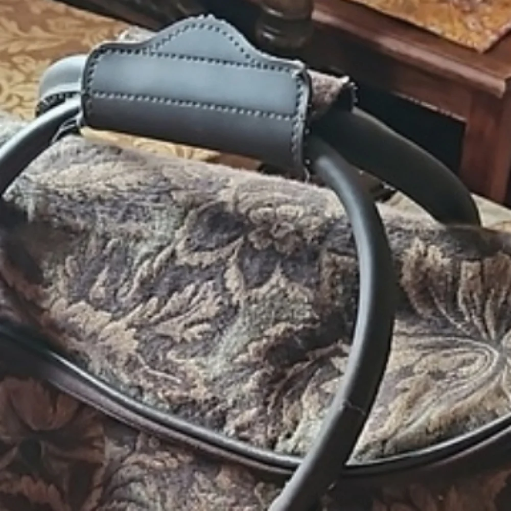 FINALCHANCE Needlepoint duffle exc condition Carry-on Tapestry Collectible
